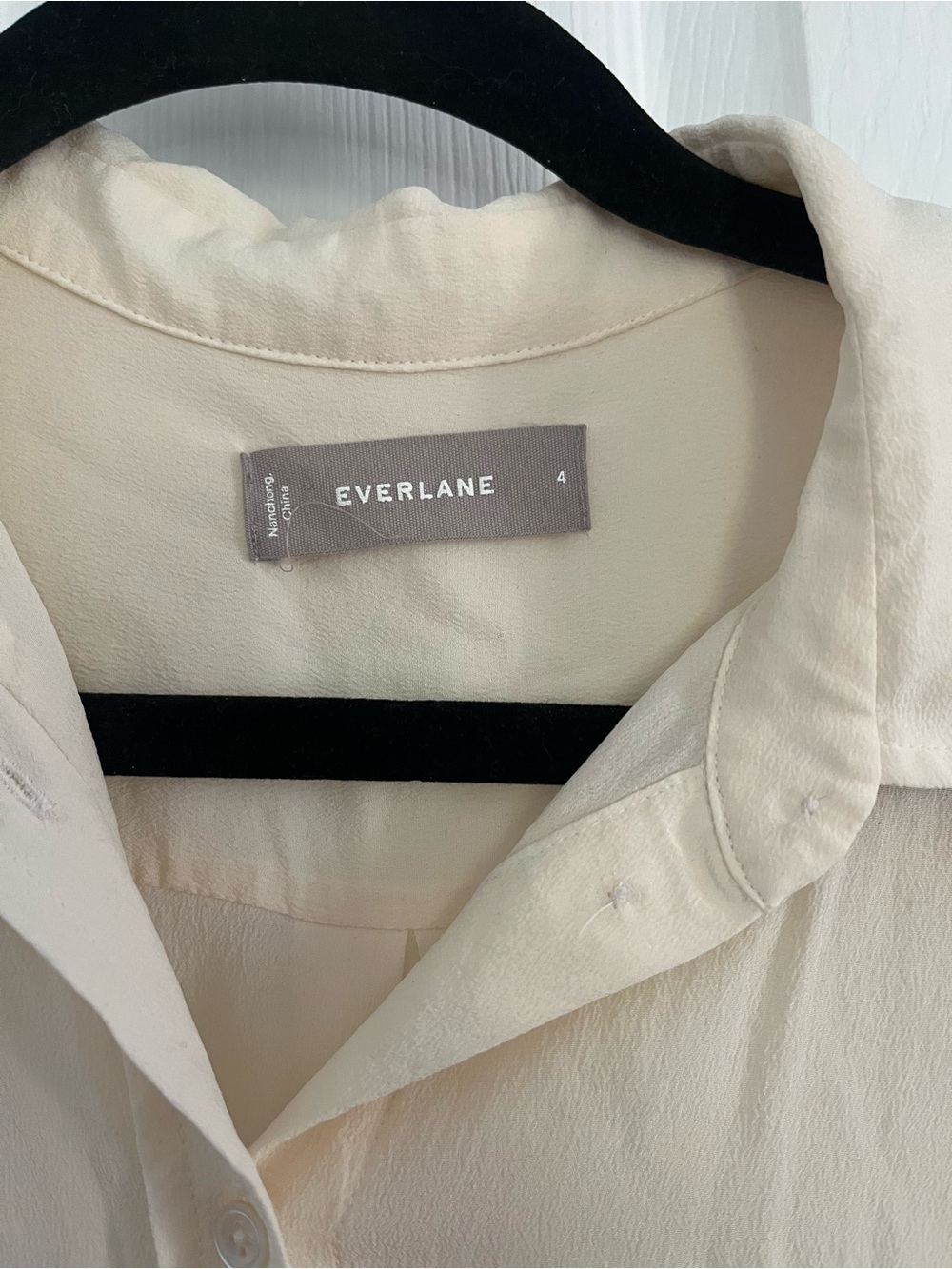 Everlane silk button down - Picture 4 of 6